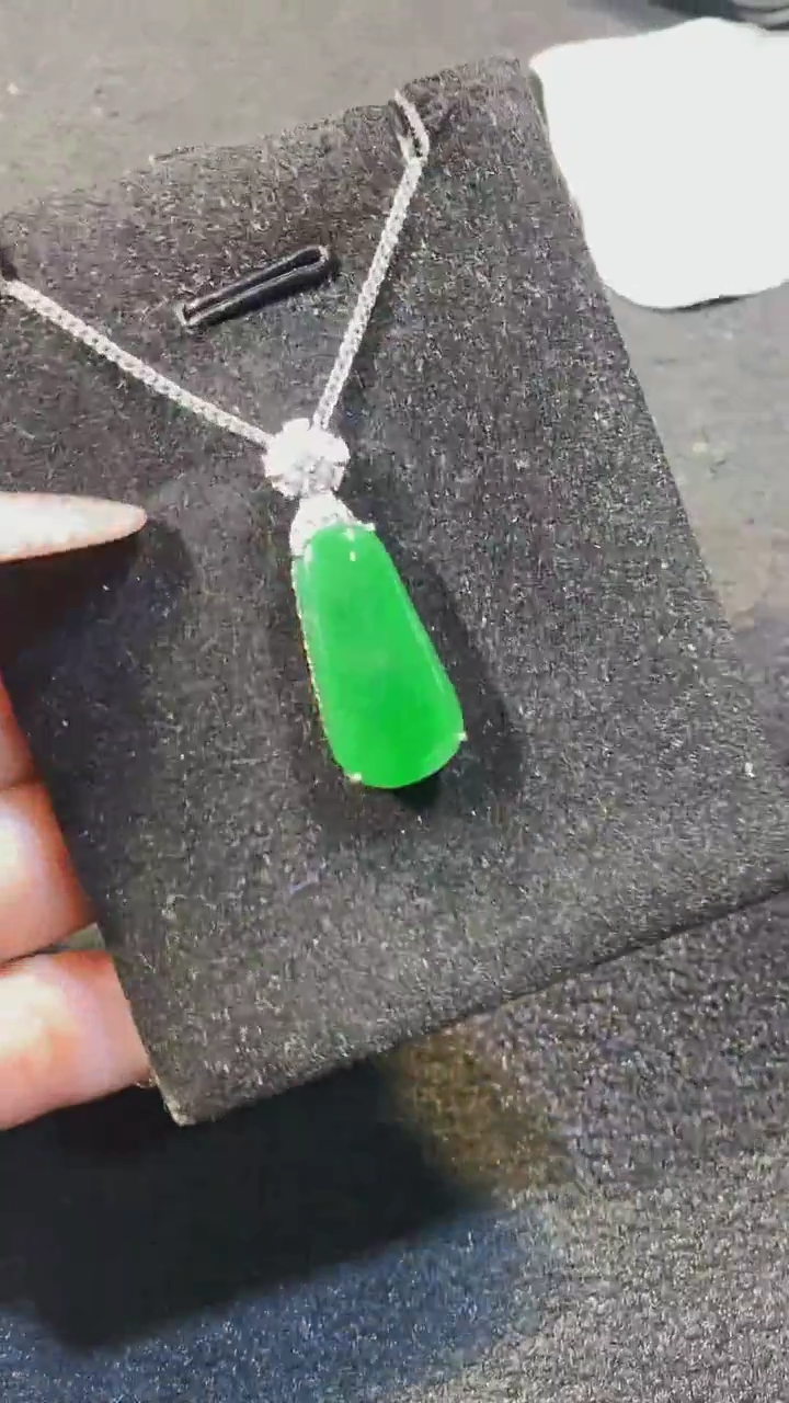 【闪购商品】翡翠吊坠(不含链)未镶嵌多样性发货发其一不含链