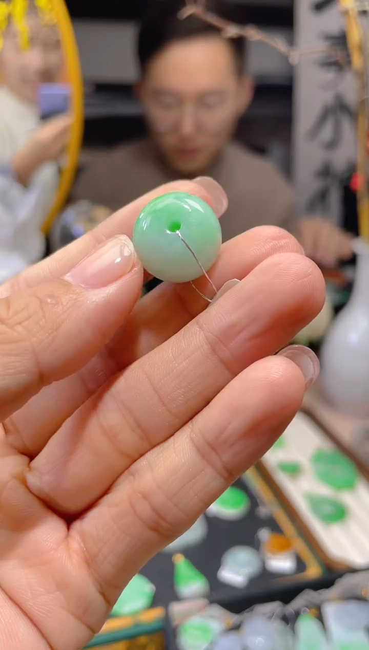 【闪购商品】翡翠颈饰未镶嵌假一赔三