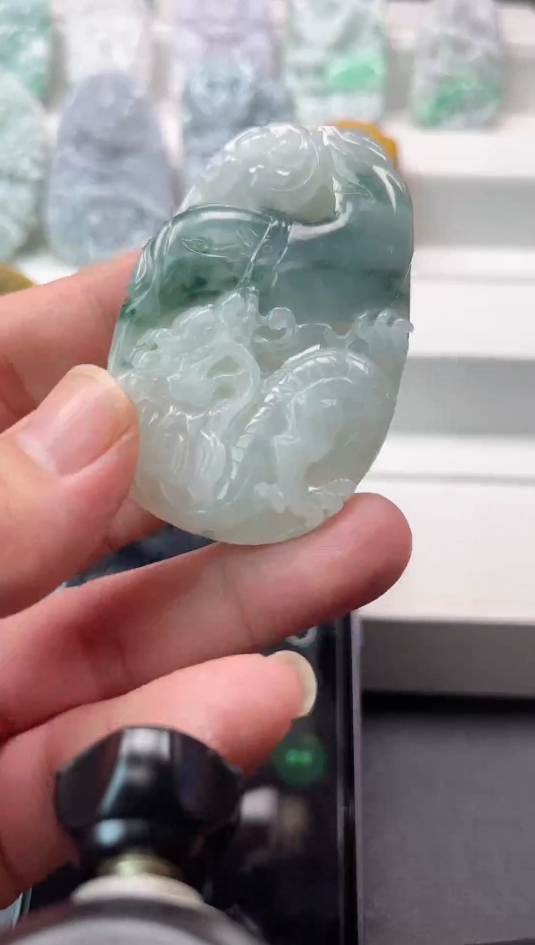 【闪购商品】翡翠颈饰未镶嵌龙牌