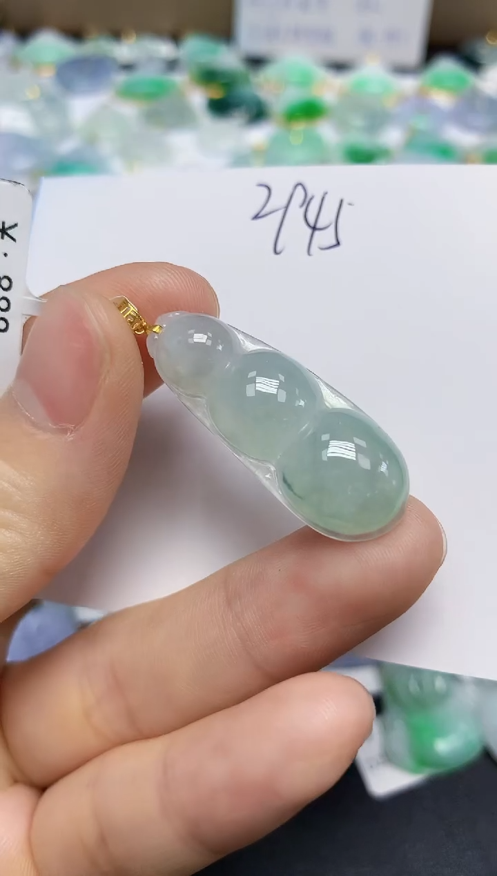 翡翠18K金镶嵌颈饰天然缅甸翡翠A货