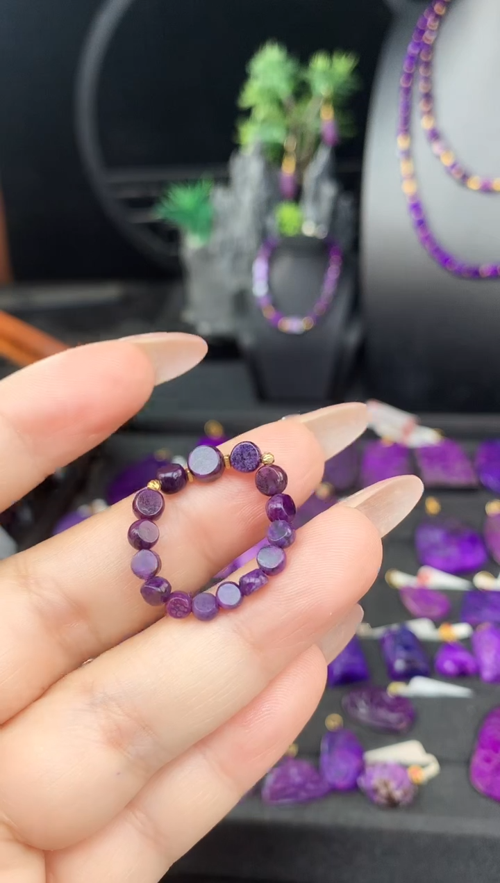 【闪购商品】苏纪石（舒俱来）戒指18K金镶嵌.