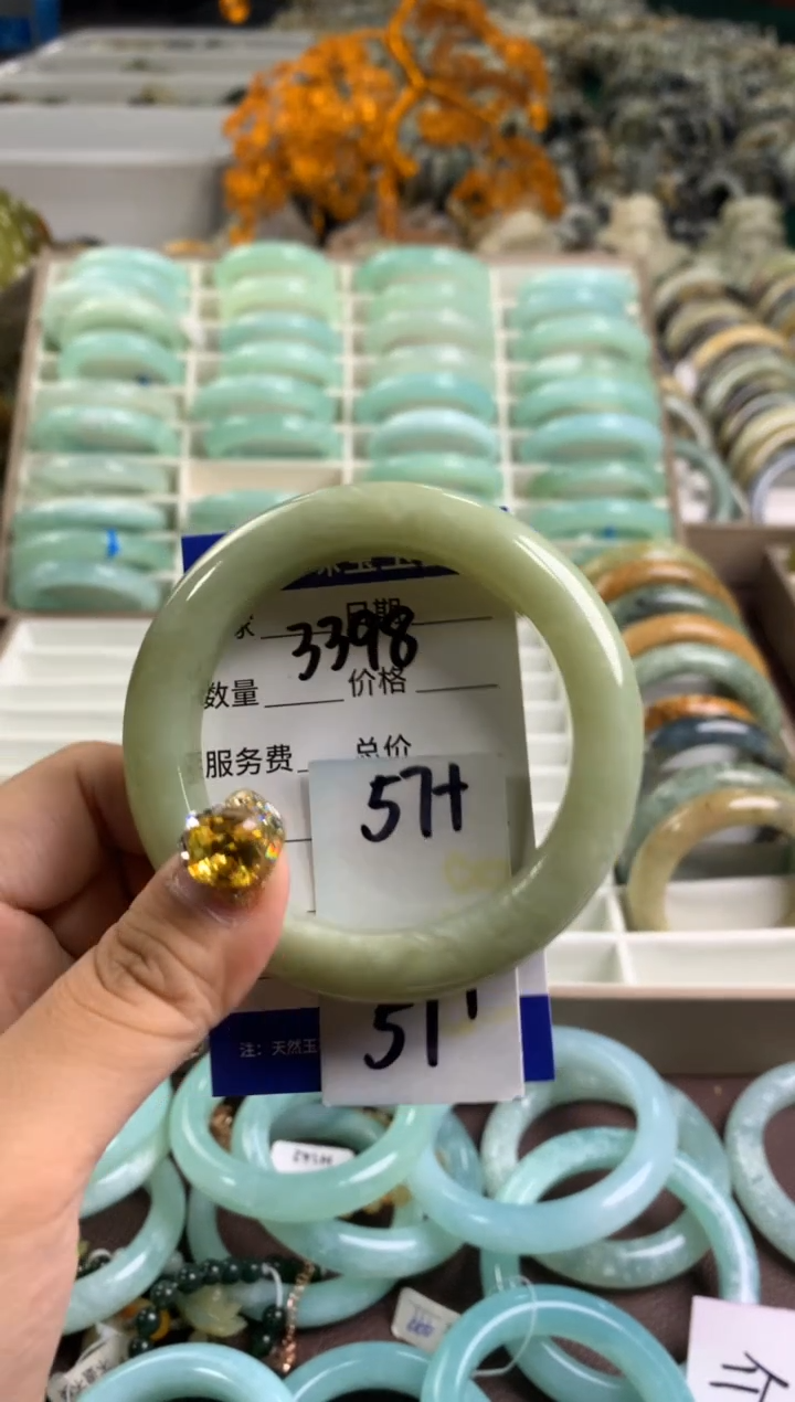 【闪购商品】蛇纹石玉手镯未镶嵌3398