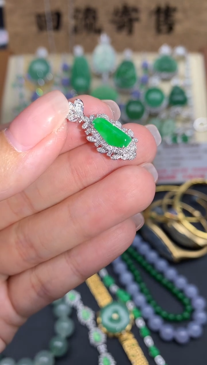 【闪购商品】翡翠颈饰18K金镶嵌252-中国好珍宝