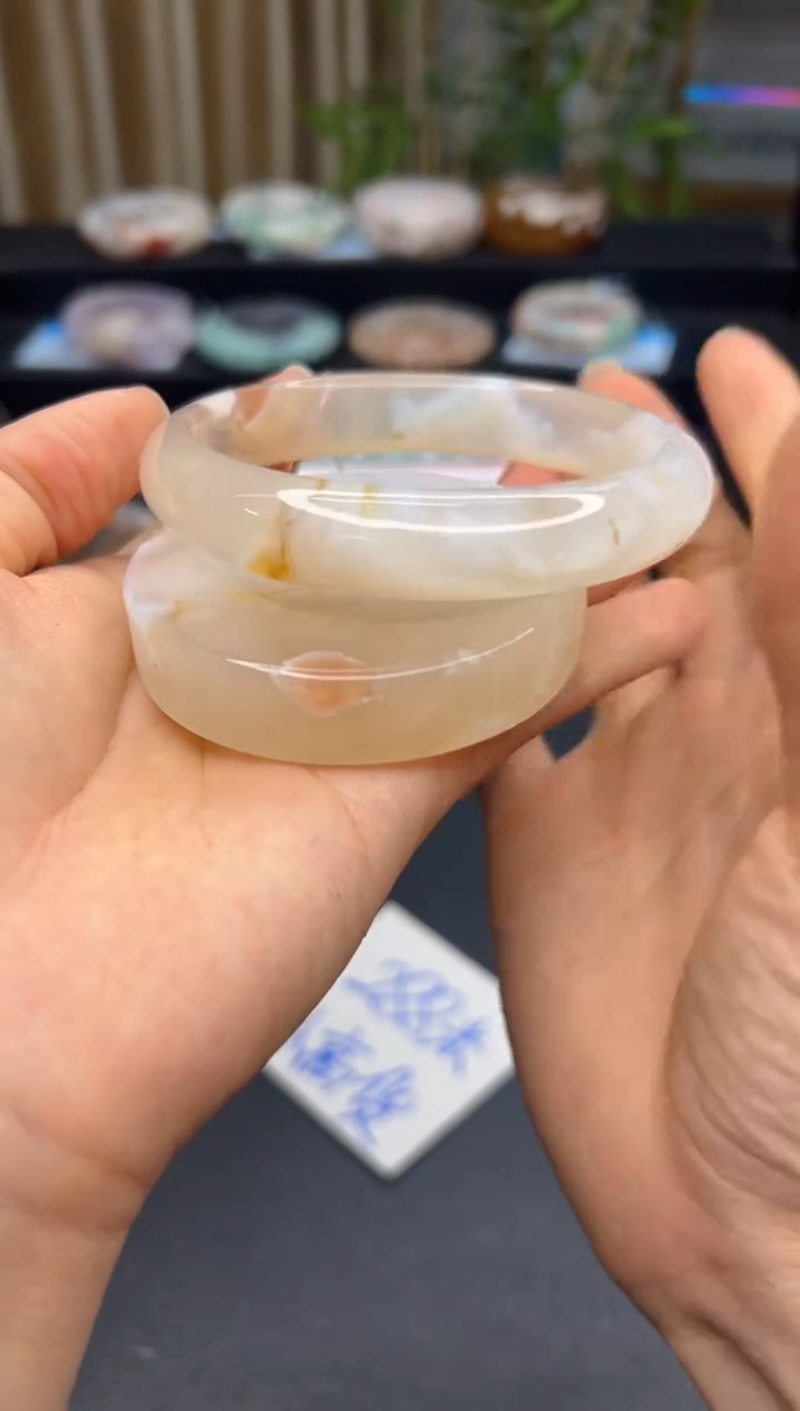 【闪购商品】石英质玉手镯未镶嵌A1275(64圈赠送镯心)