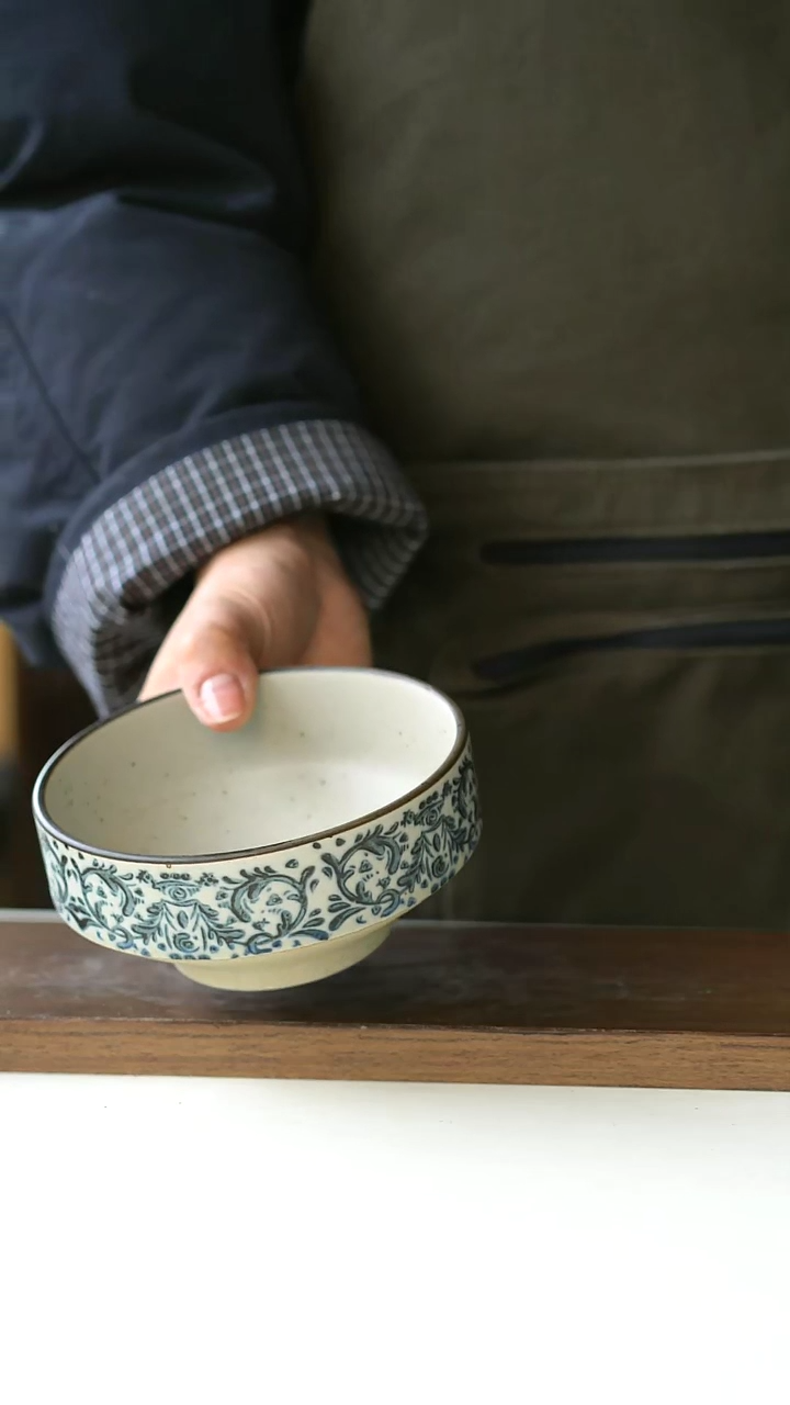 【闪购商品】陶瓷手绘鸢尾小高足11cm@4-2@