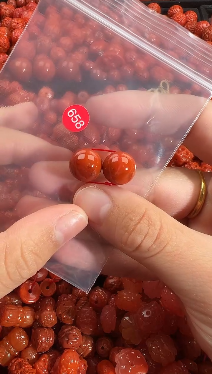 颈饰未镶嵌南红玛瑙1