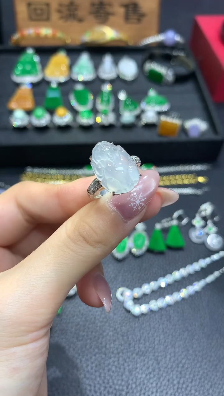 18K金镶嵌戒指翡翠15