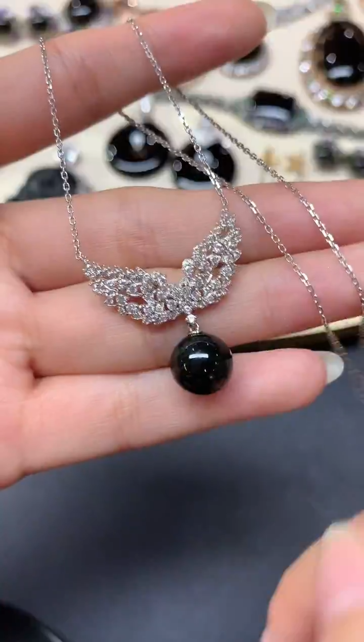 套链18K金镶嵌翡翠墨翠套链|4980多样性发其一