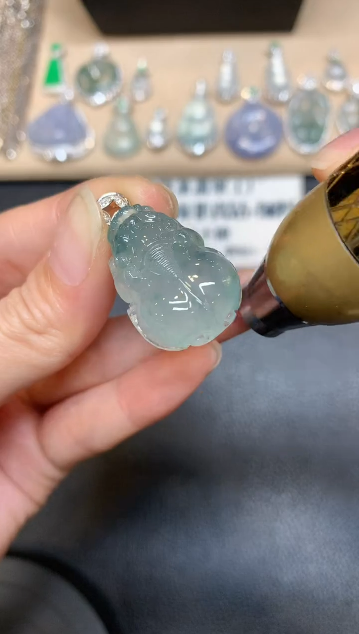 【闪购商品】翡翠颈饰18K金镶嵌【无服务费