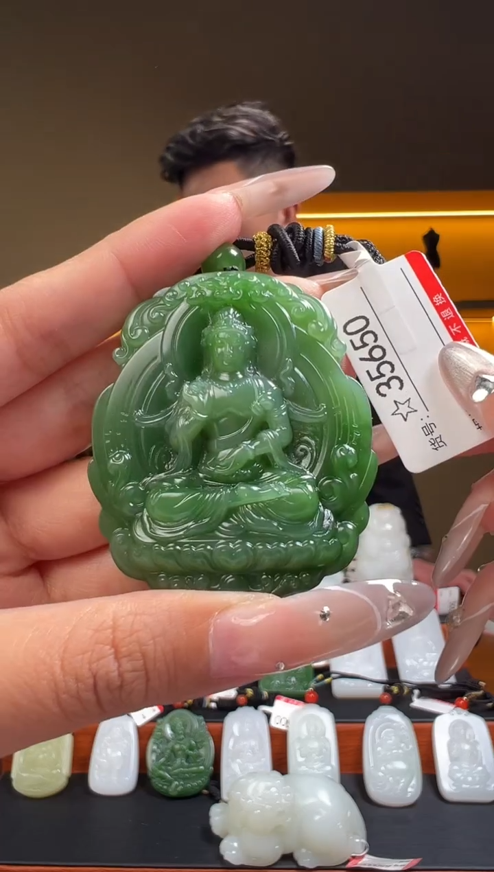 颈饰未镶嵌和田玉1