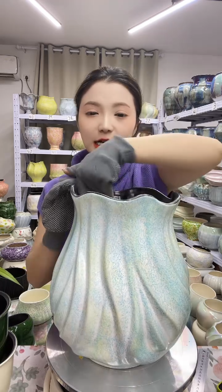 【12.4号】  花盆  高 ：  31  口：19