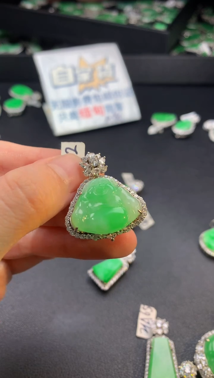 【闪购商品】翡翠颈饰银S925镶嵌翡翠
