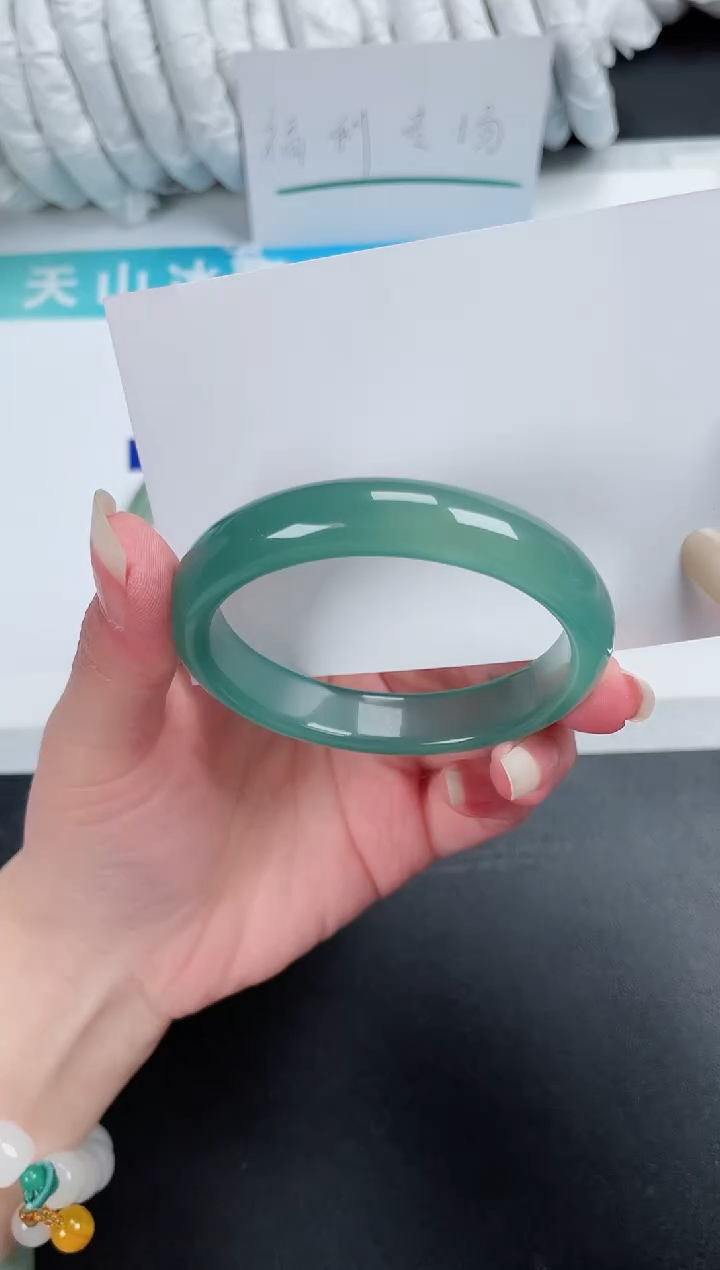 【闪购商品】石英质玉手镯未镶嵌422-54.8