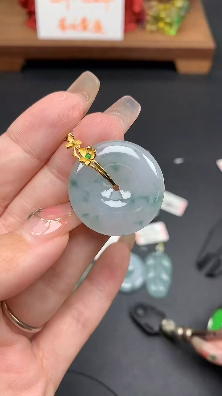 【闪购商品】翡翠吊坠(不含链)18K金镶嵌MS154733