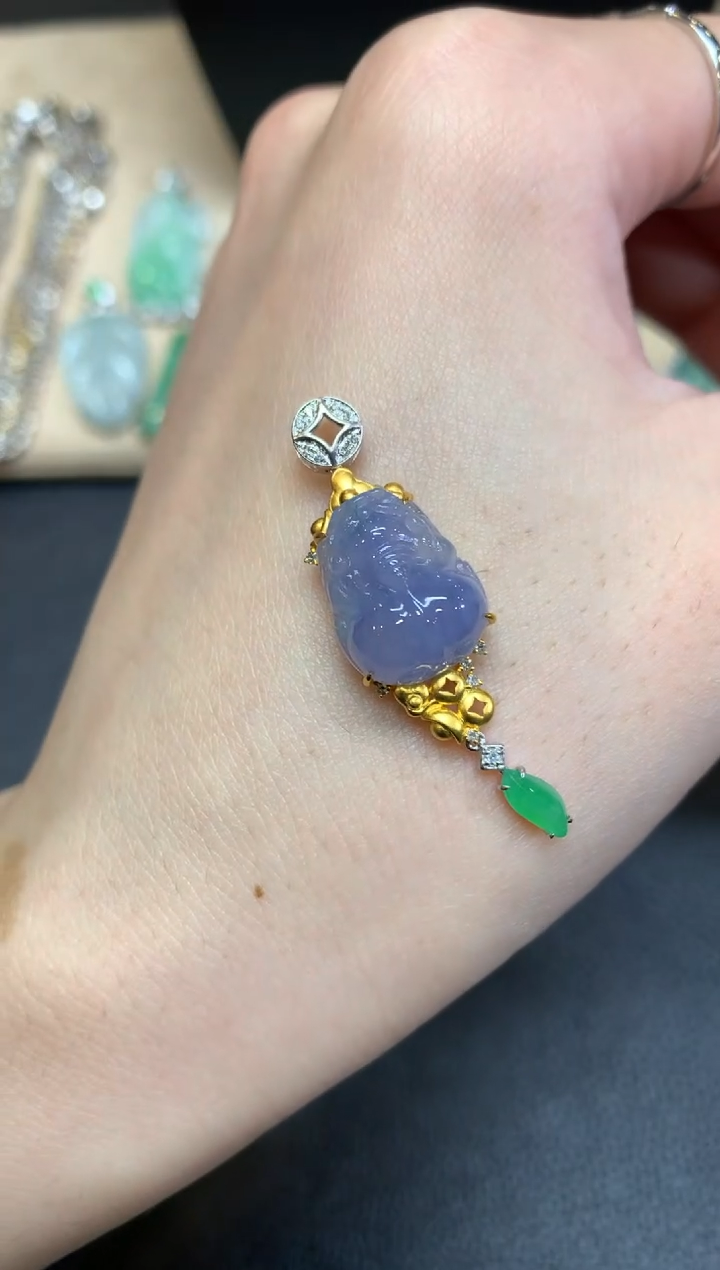 【闪购商品】翡翠颈饰18K金镶嵌貔貅【无服务费】