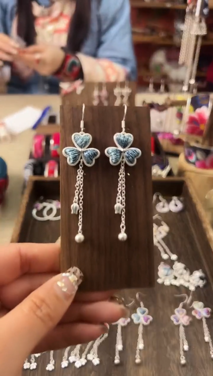 【闪购商品】织绣民族风老绣饰品367