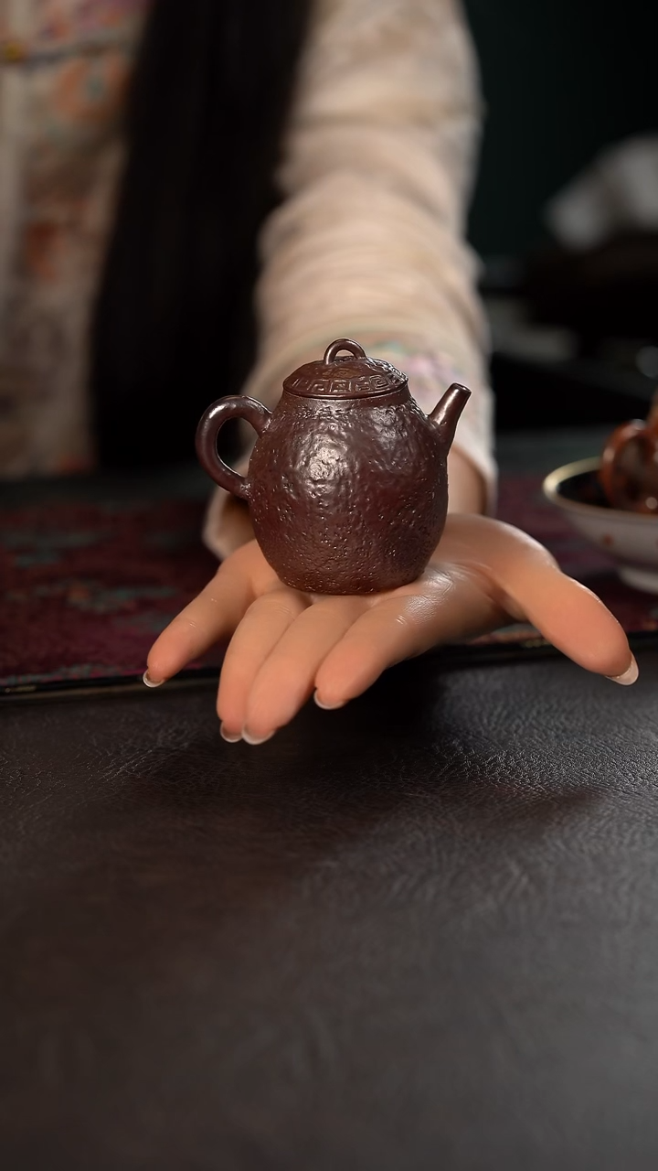 100c伟壶柴烧小泡壶 龙蛋紫光