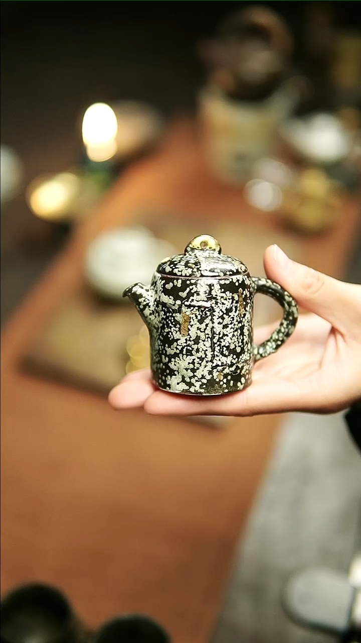 【闪购商品】张小恒陶泥岩玉釉小壶