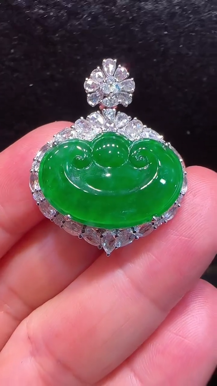 【闪购商品】翡翠吊坠(不含链)18K金镶嵌如意头