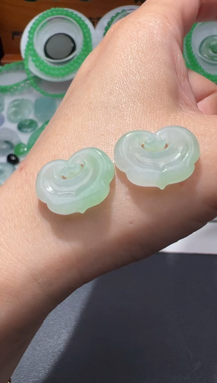 【闪购商品】定制翡翠未镶嵌13.5*20*4.1如意