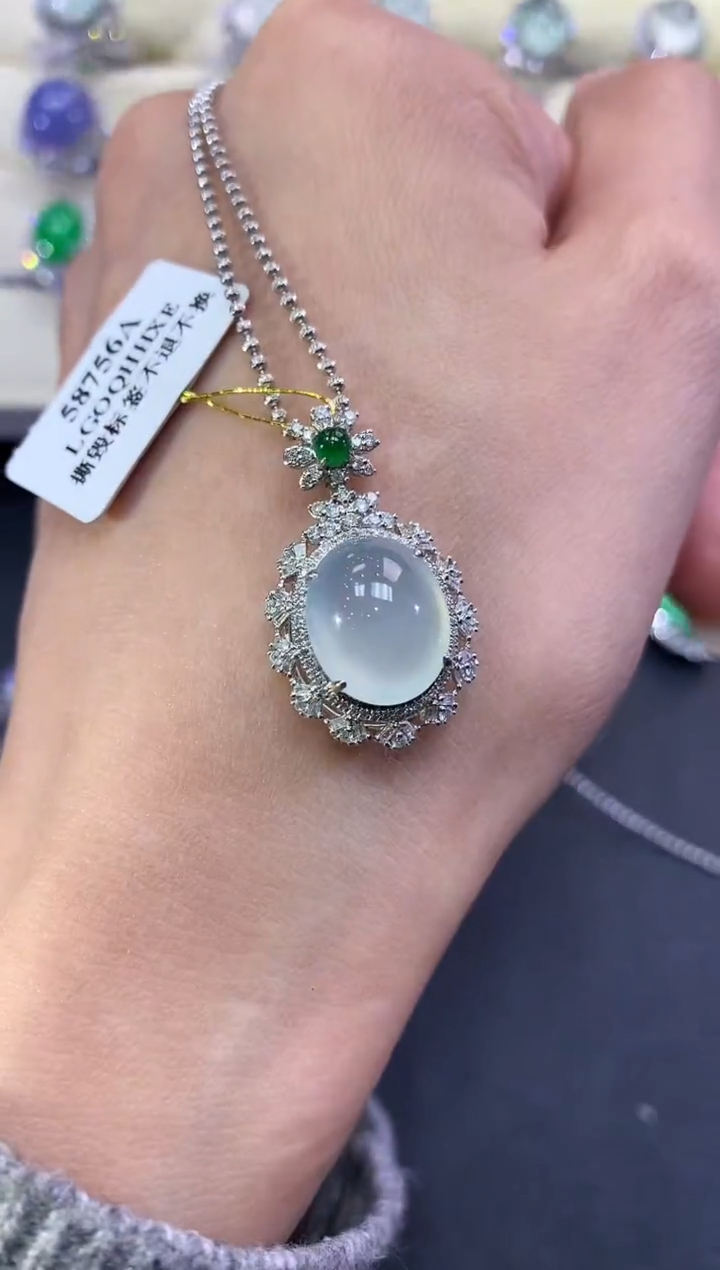 【闪购商品】翡翠吊坠(不含链)18K金镶嵌a152      