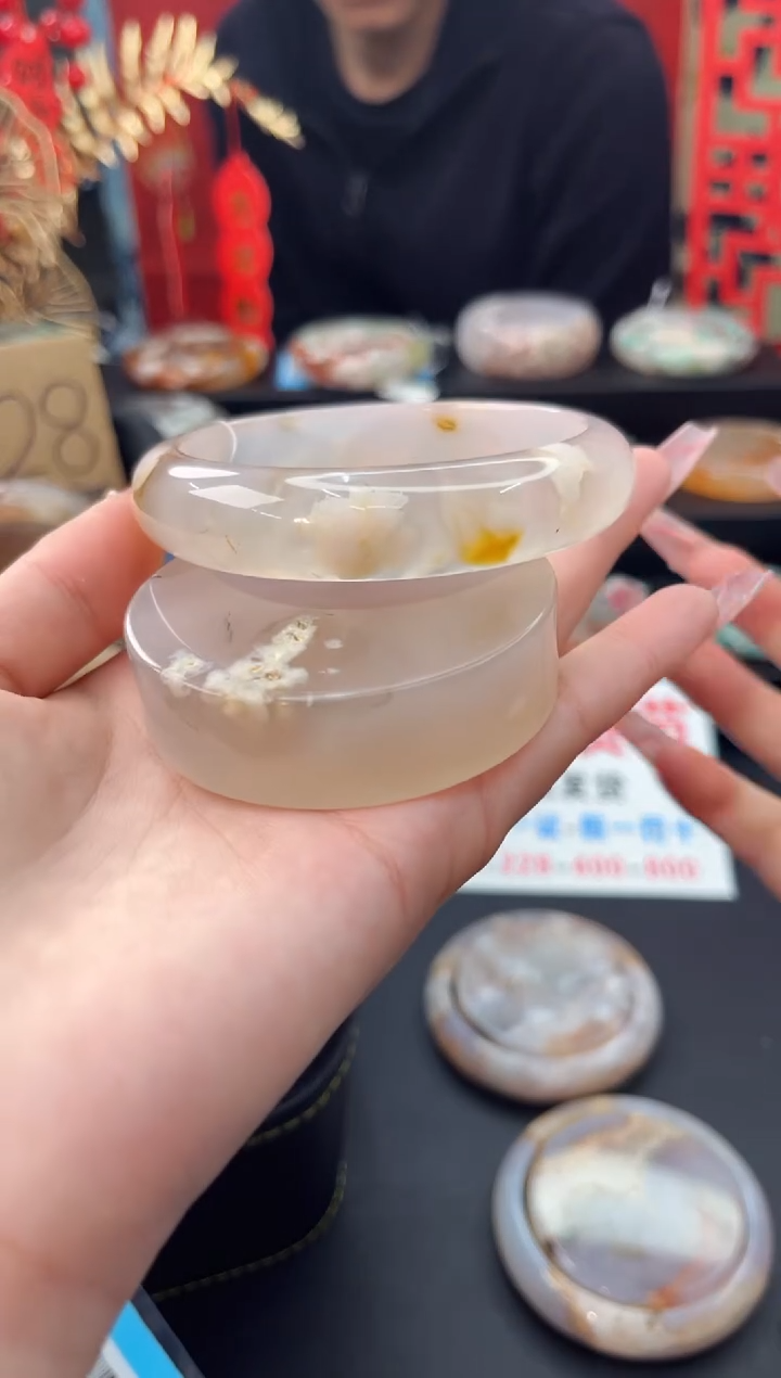 【闪购商品】石英质玉手镯未镶嵌赠送镯心（61圈口）