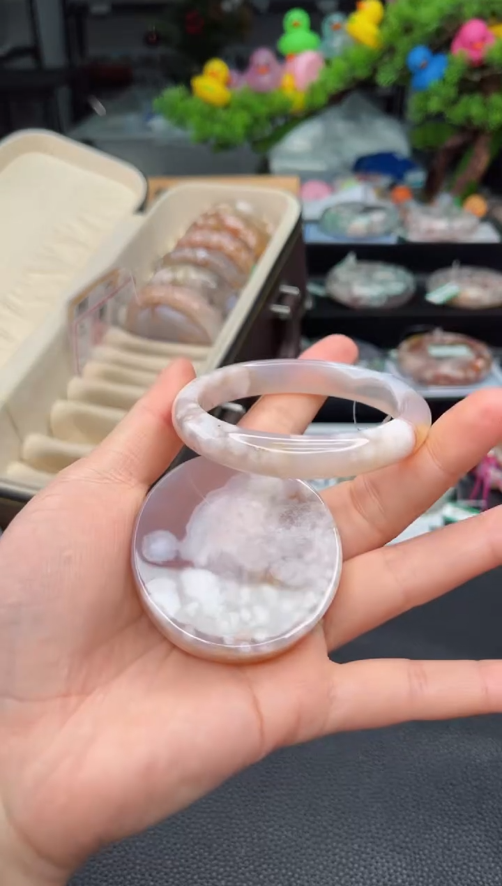 石英质玉未镶嵌手镯56圈口（赠品镯心）3039637