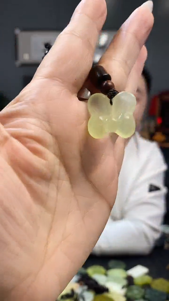 未镶嵌蛇纹石玉其他天然岫玉（多样性发其中之一）