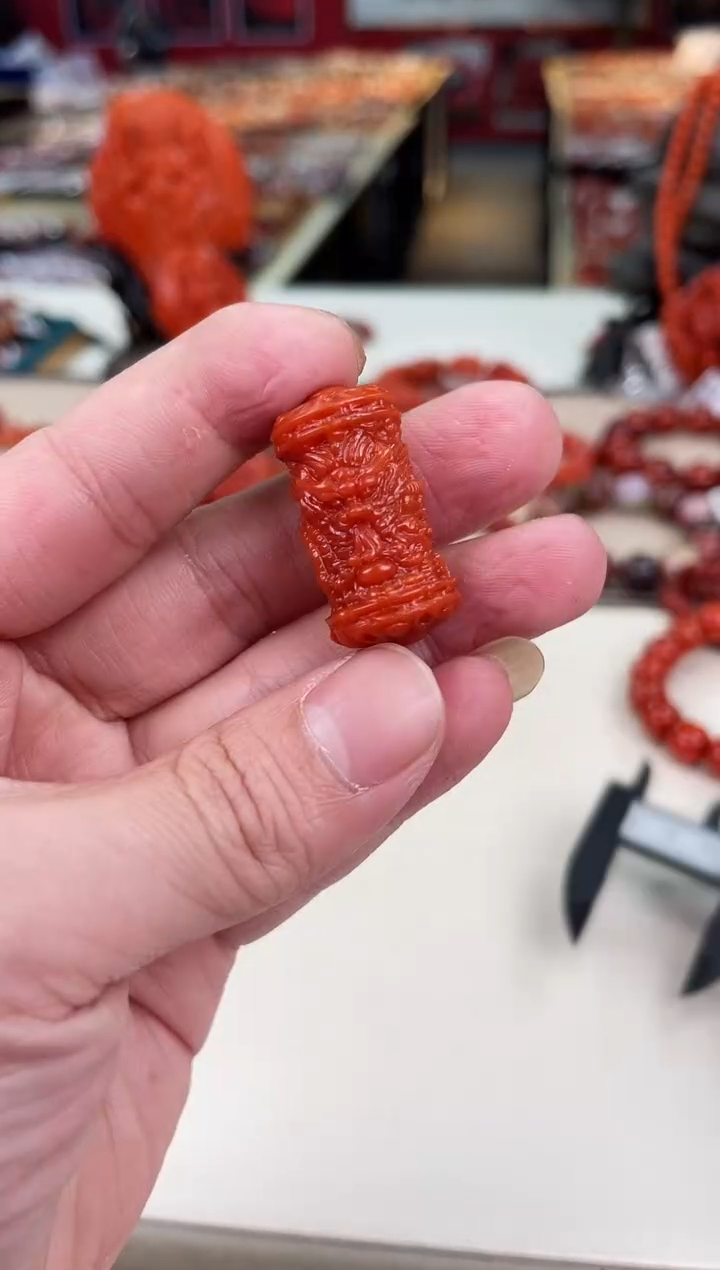 未镶嵌雕刻桶珠南红玛瑙（多样式发其一）