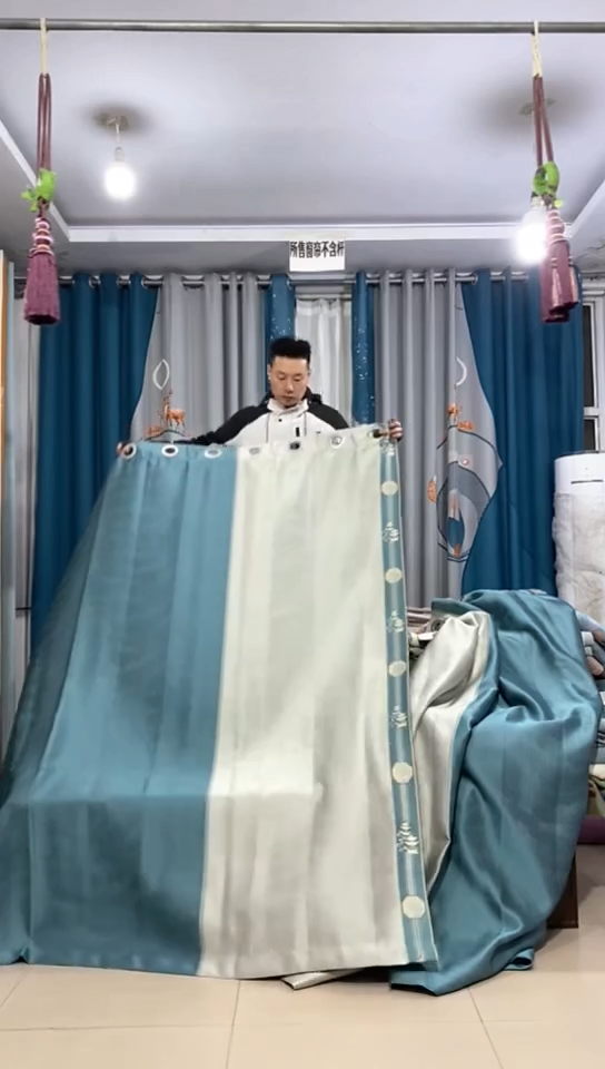 布成品窗帘  47+2