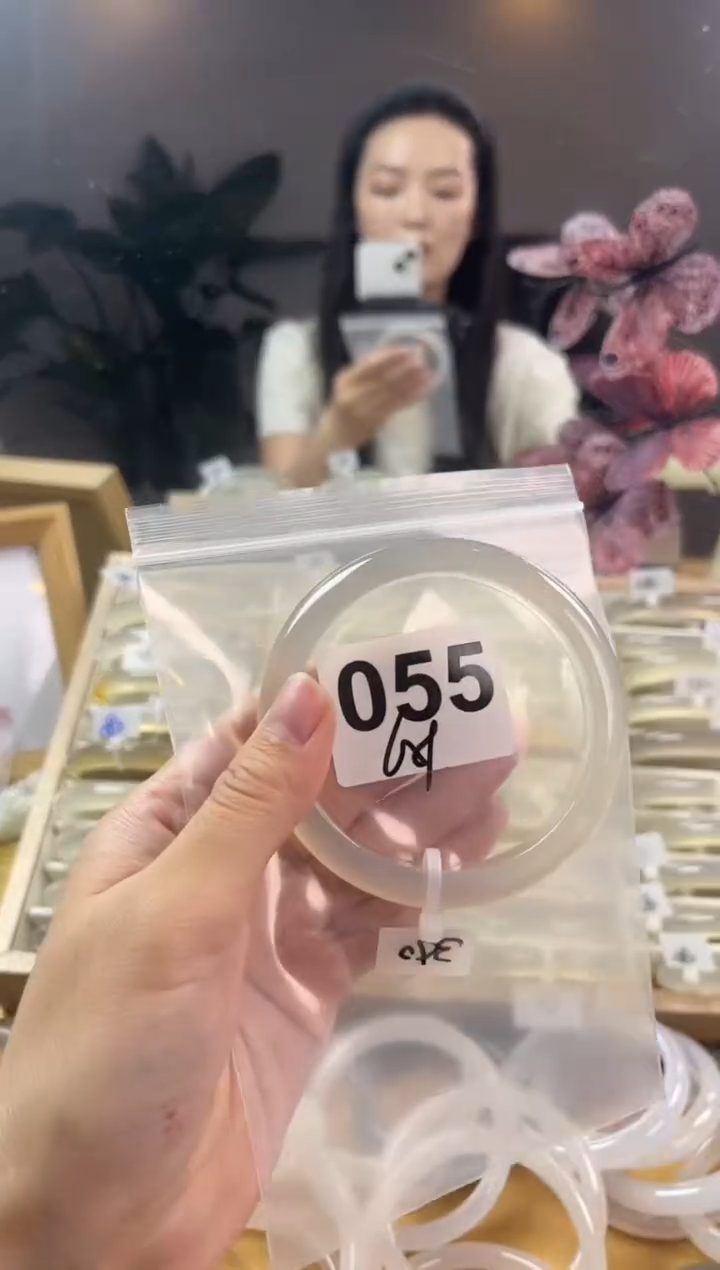 玛瑙/玉髓手镯未镶嵌055