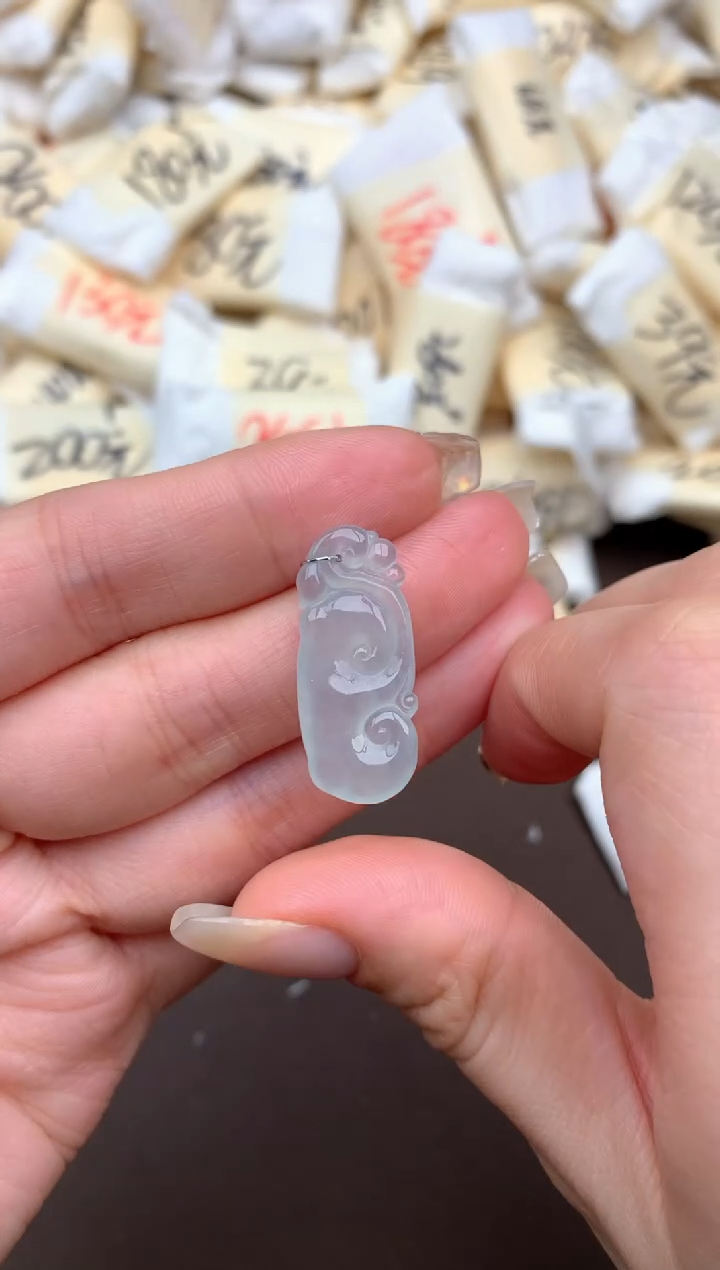 【闪购商品】翡翠挂件未镶嵌— 