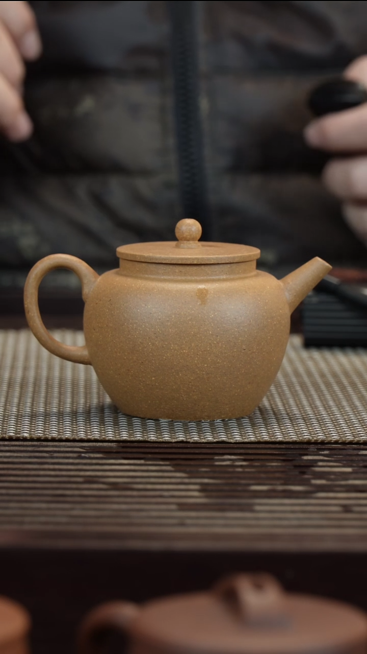 【闪购商品】紫砂茶壶黄金段平盖宫灯150CC半手工