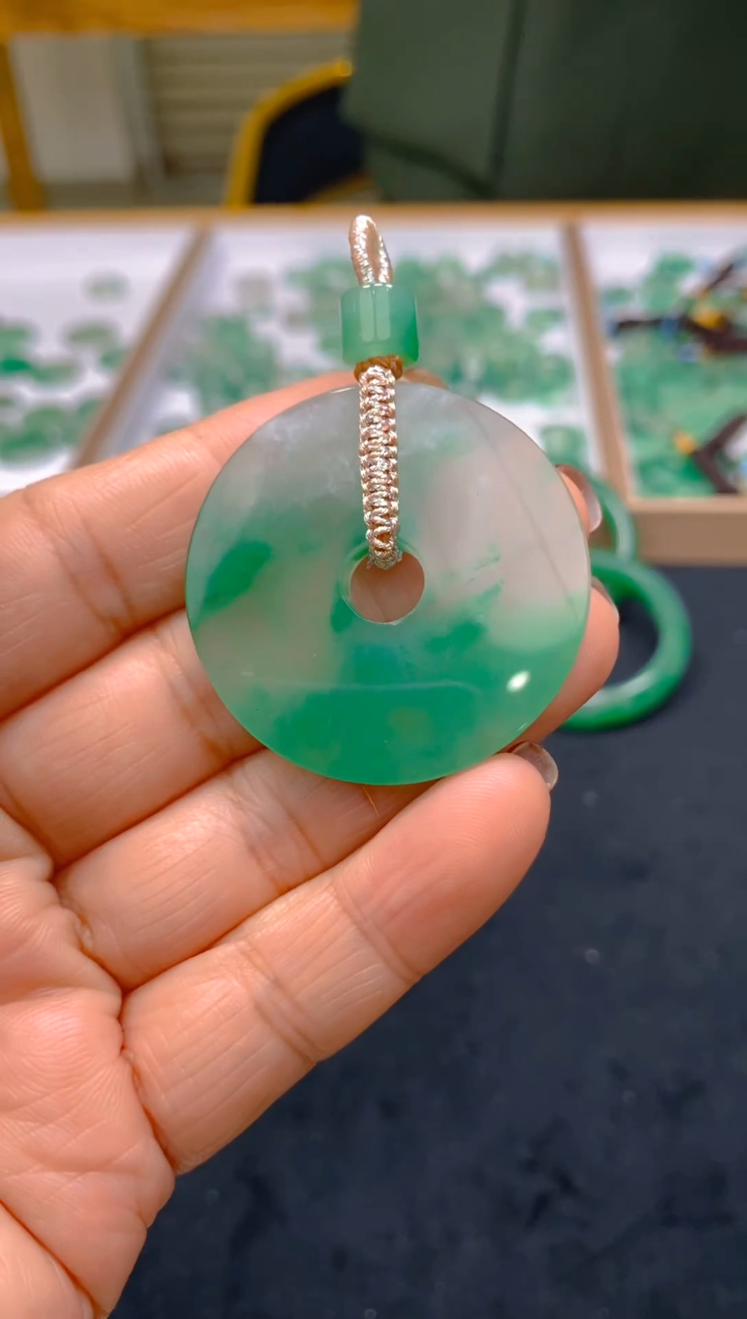 【闪购商品】石英质玉颈饰未镶嵌冰美人非洲翠，官方质检发货0010