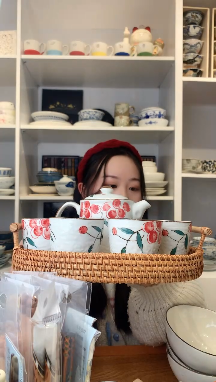 【闪购商品】陶瓷红果茶具六件套一壶四杯一盘