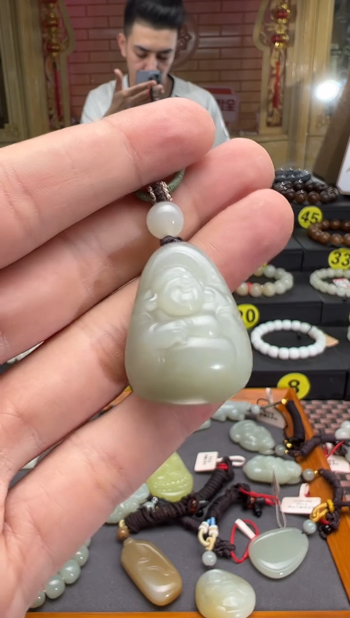 和田玉未镶嵌吊坠(赠链)且末料青白玉吊坠20克