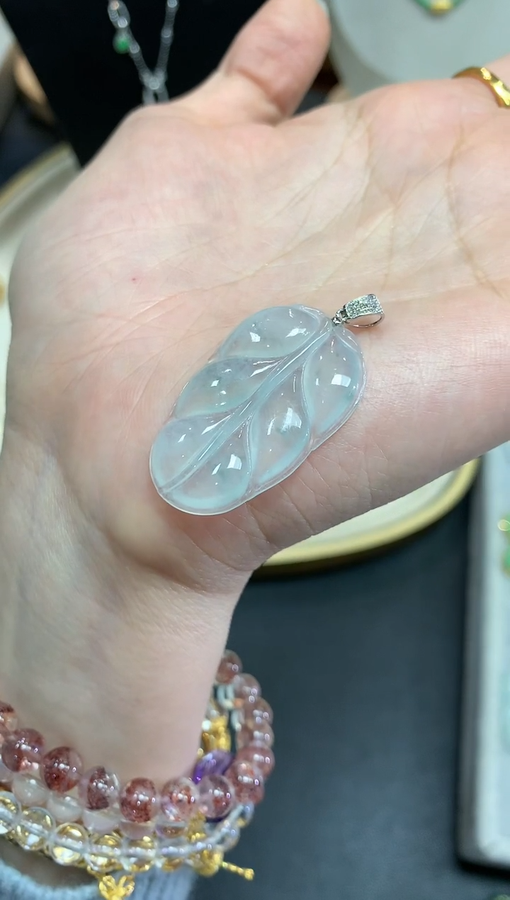 【闪购商品】翡翠吊坠(不含链)18K金镶嵌A940|2500