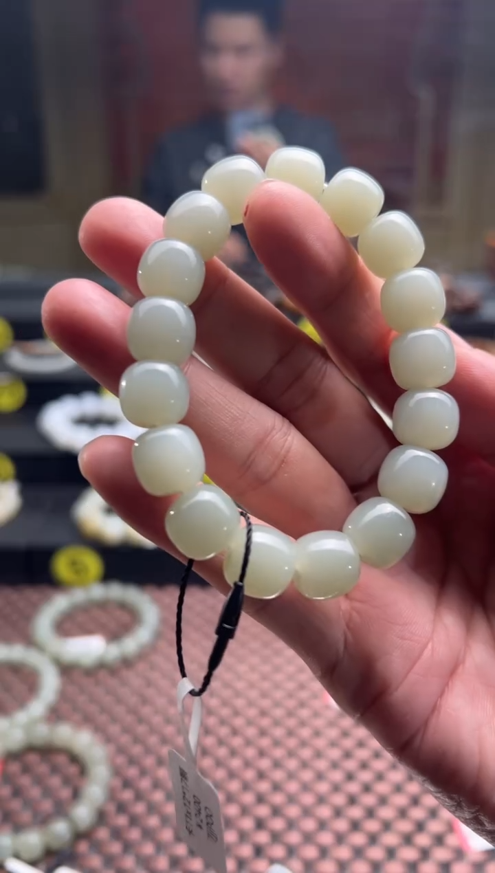 【闪购商品】和田玉手串未镶嵌且末料青白玉老型珠手串卡11*12