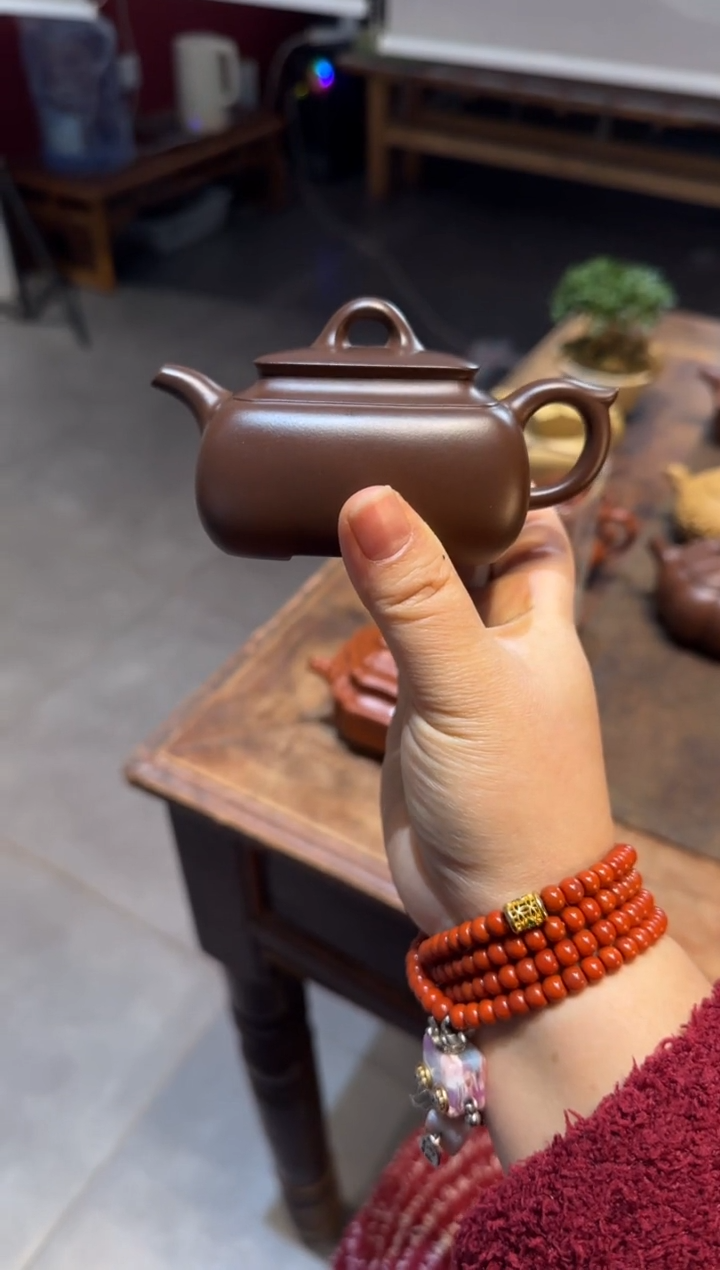 茶壶紫砂马*爷长四方 紫砂壶