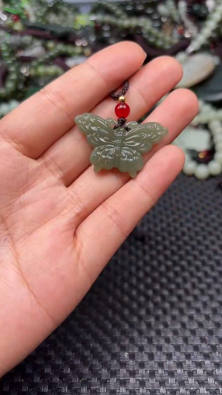 和田玉未镶嵌颈饰1