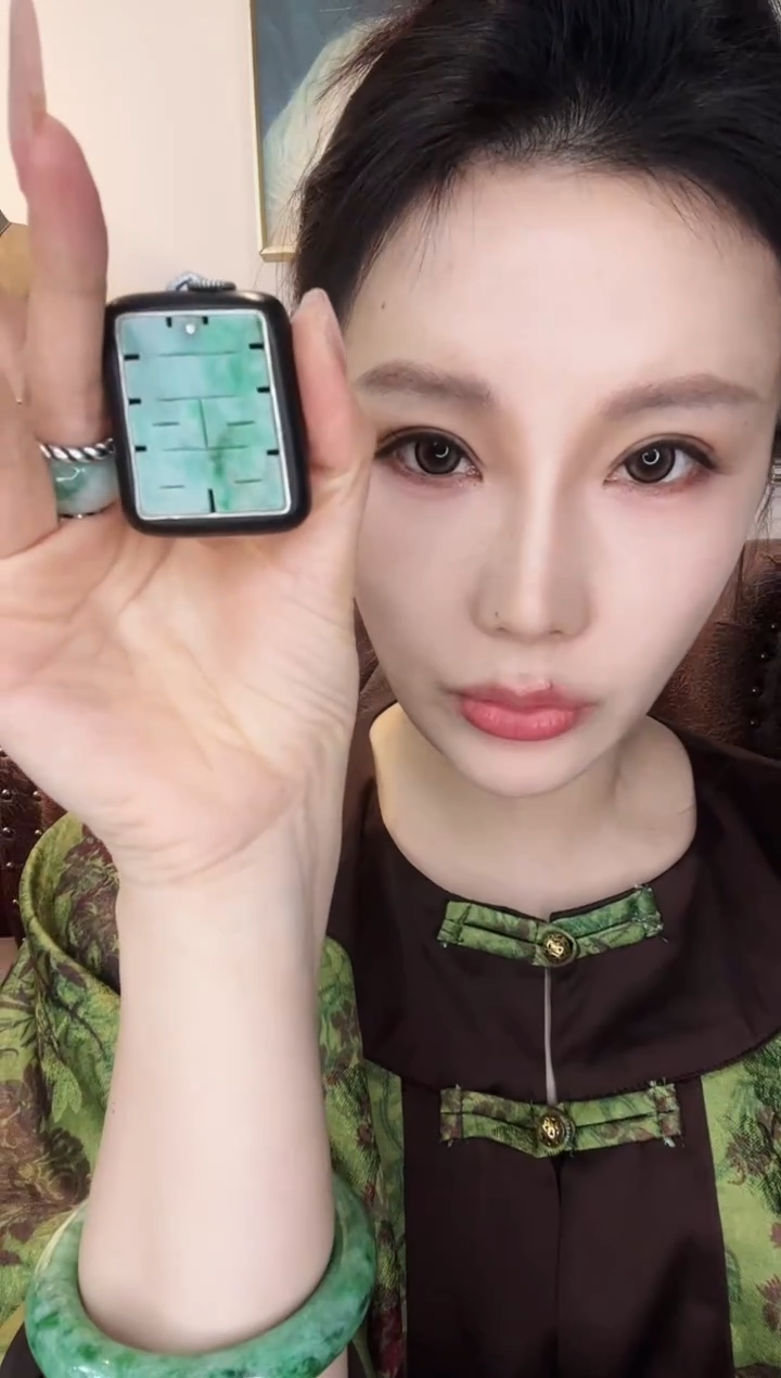 颈饰未镶嵌翡翠为***你翡翠E570