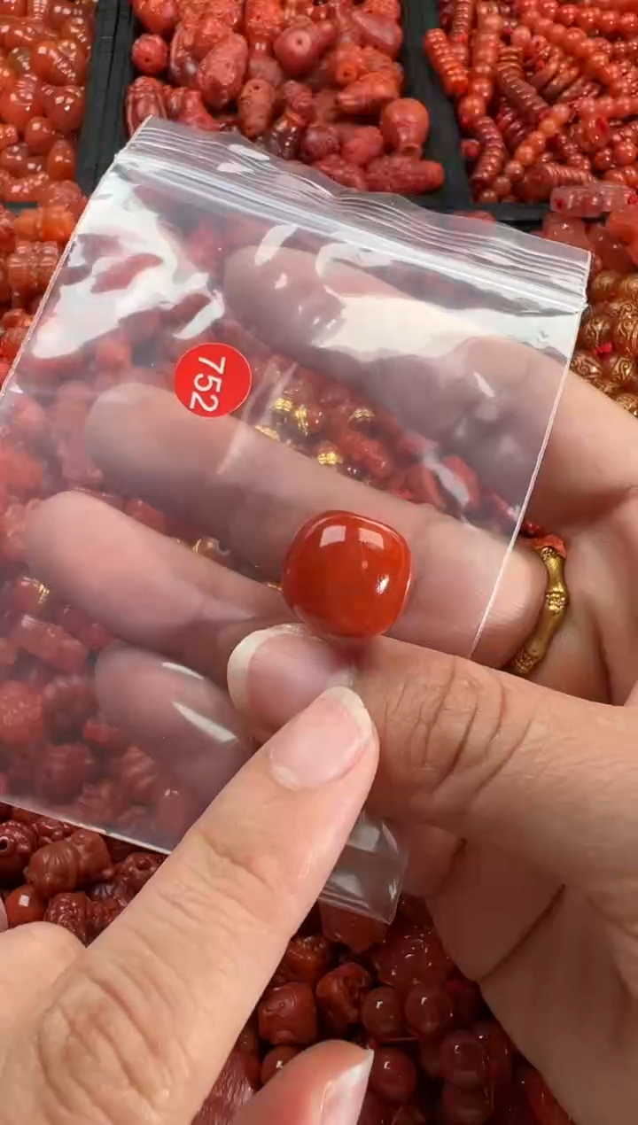 【闪购商品】南红玛瑙颈饰未镶嵌1