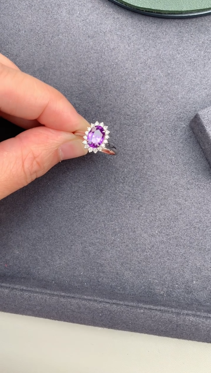 【闪购商品】彩色蓝宝石戒指18K金镶嵌1.7ct无烧紫蓝宝戒指