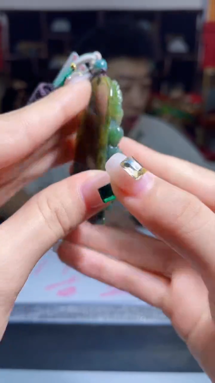 【闪购商品】翡翠吊坠(不含链)未镶嵌E100