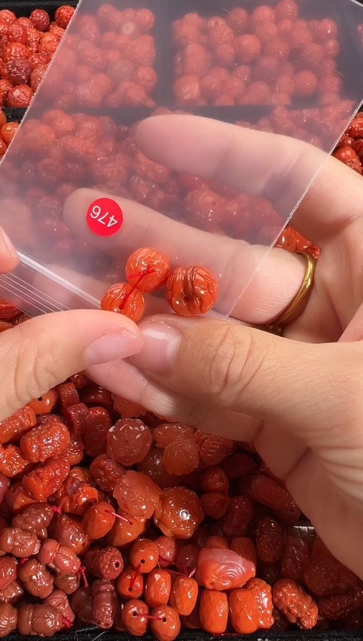 颈饰未镶嵌南红玛瑙1