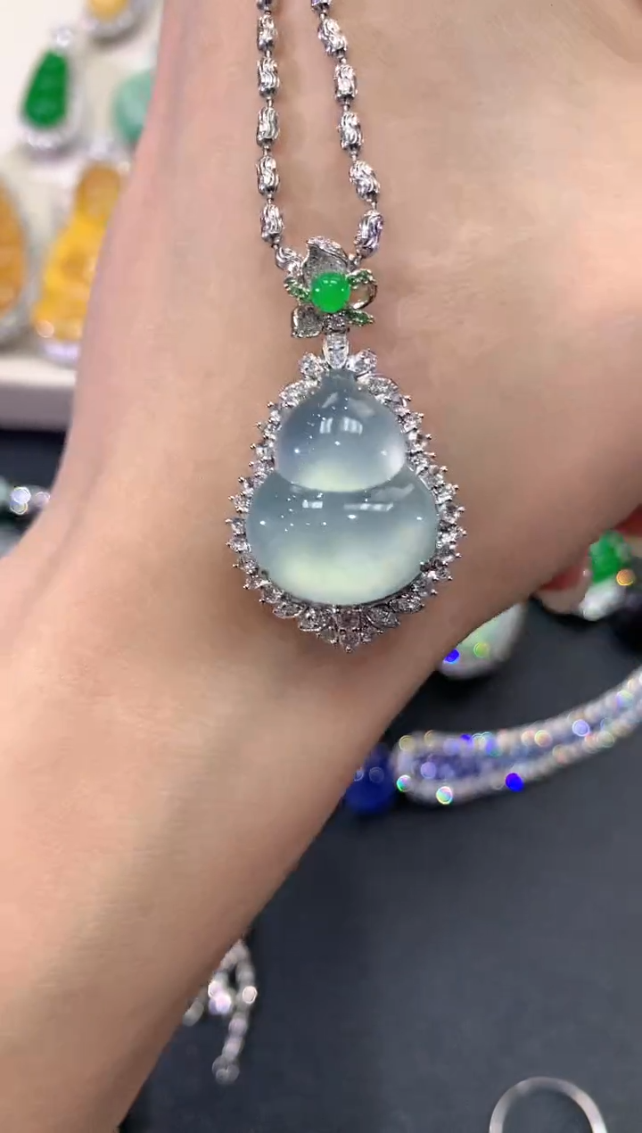 【闪购商品】翡翠吊坠(不含链)18K金镶嵌q60