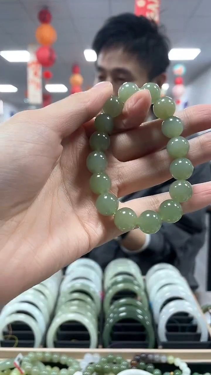 【闪购商品】和田玉手链未镶嵌湖水冻葡萄肉卡12手串一条