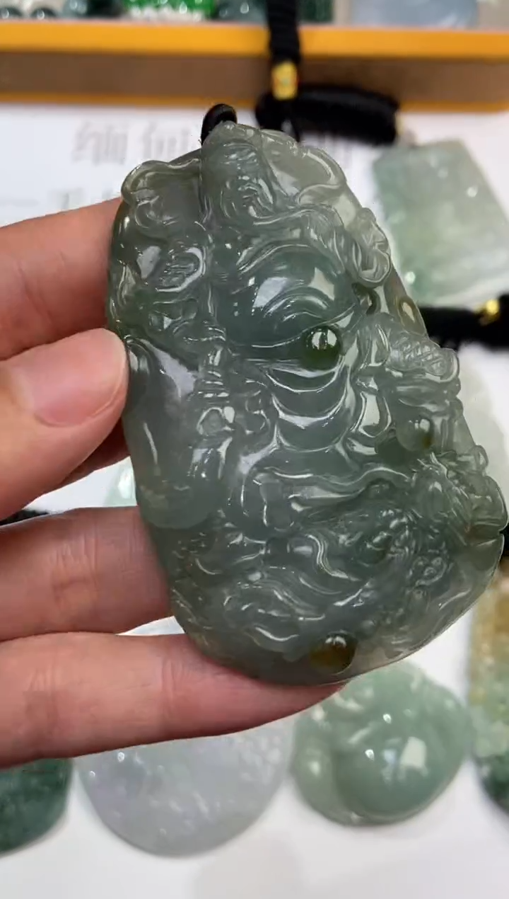 未镶嵌挂件翡翠376396    多人