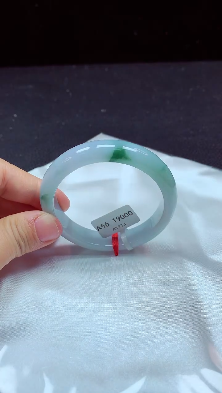 【闪购商品】翡翠手镯未镶嵌镯子56+