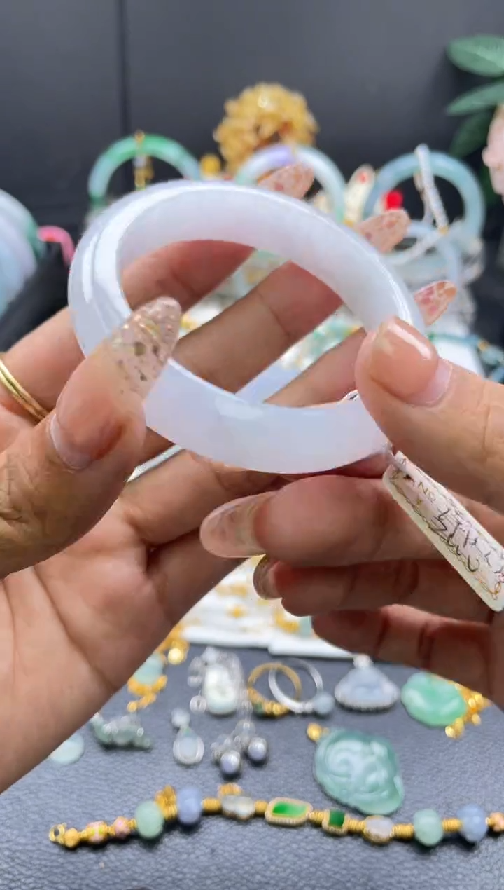 未镶嵌手镯翡翠手镯